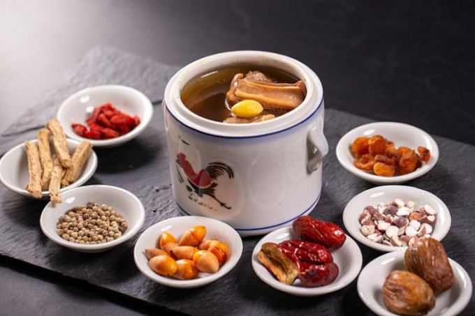 latest company news about "Eating" creates a nourishing rhapsody in the 100 billion yuan medicinal food market  0