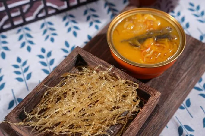 Bowled Collagen Golden Instant Vegan Soup With Shark Fin Fish Maw