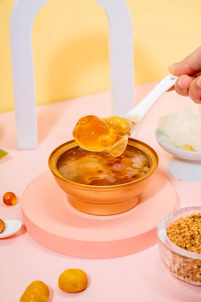 Chinese Osmanthus Chestnut Stewed Peach Gum Resin Dessert With Glutinous Rice