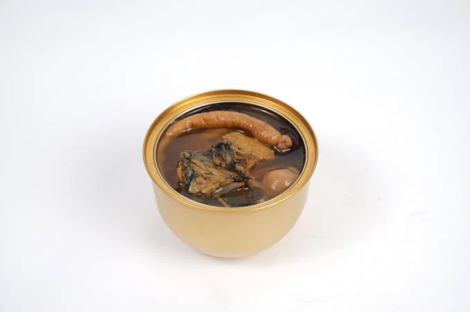 Sopa instantânea de frango com ginseng, natural e saudável, rica em nutrientes, sem conservantes ou aditivos.