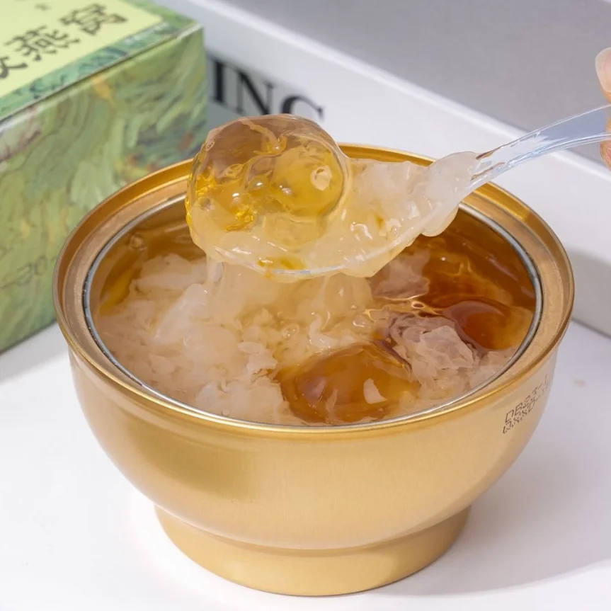 Tremella Peach Gum Nourishing Dessert (Snow Fungus Stewed with Peach Resin)