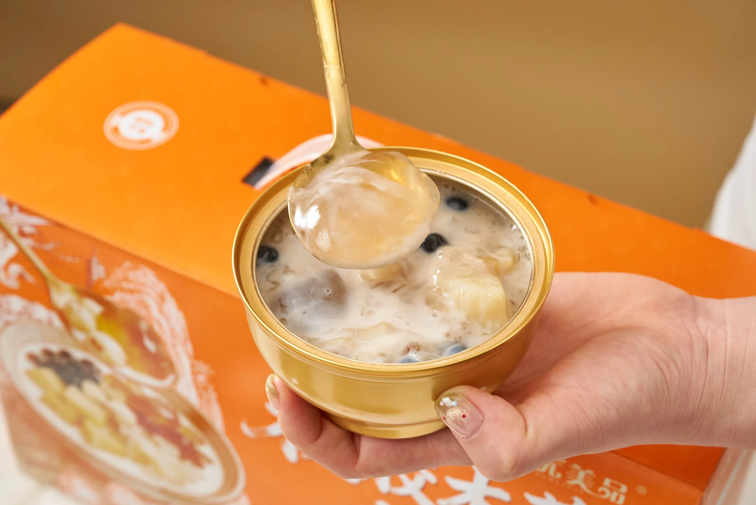 Peach Resin and Tapioca Full Topping Sweet Soup