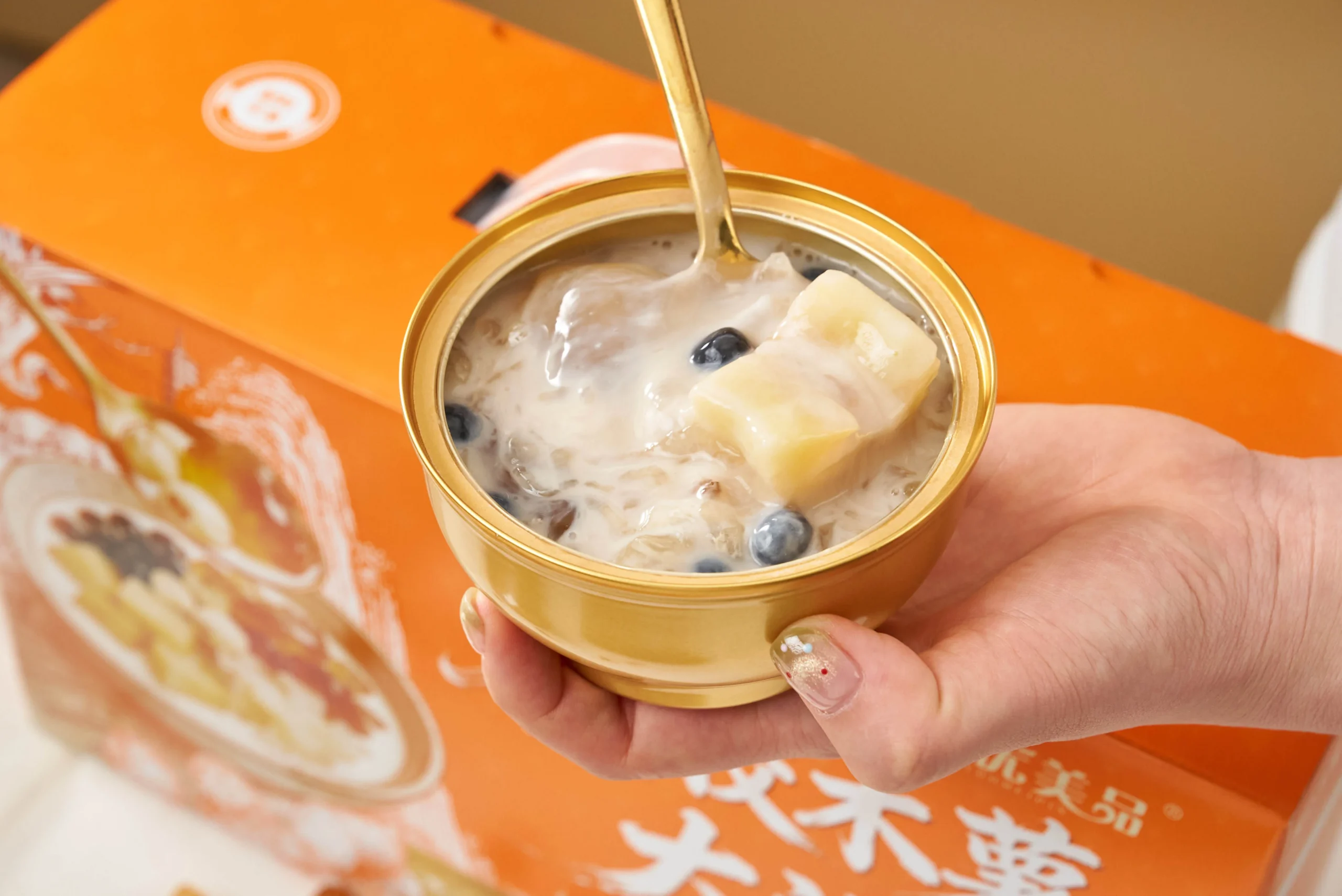 Peach Resin and Tapioca Full Topping Sweet Soup